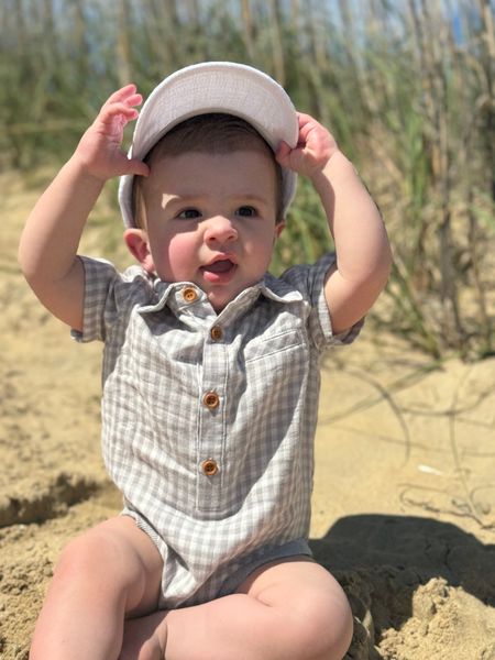 grey, white, gauze, plaid, woven, button, buttons, collar, onesie, little, baby, wearing,  white, woven, cap, summer, henry.