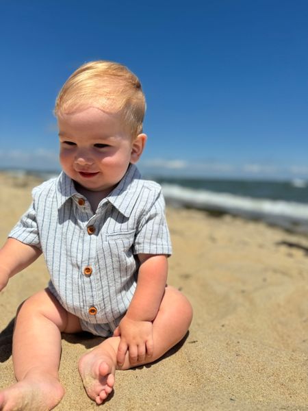 grey, white, stripe, stripes, striped, woven, onesie, button, buttons, pocket, fair, hair, baby, playing, in, the, sand, summer, henry,