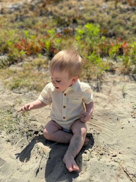 Yellow, stripe, stripes, stiped, button, buttons, collar, pocket, seersucker, onesie, fair, hair, summer, henry, 