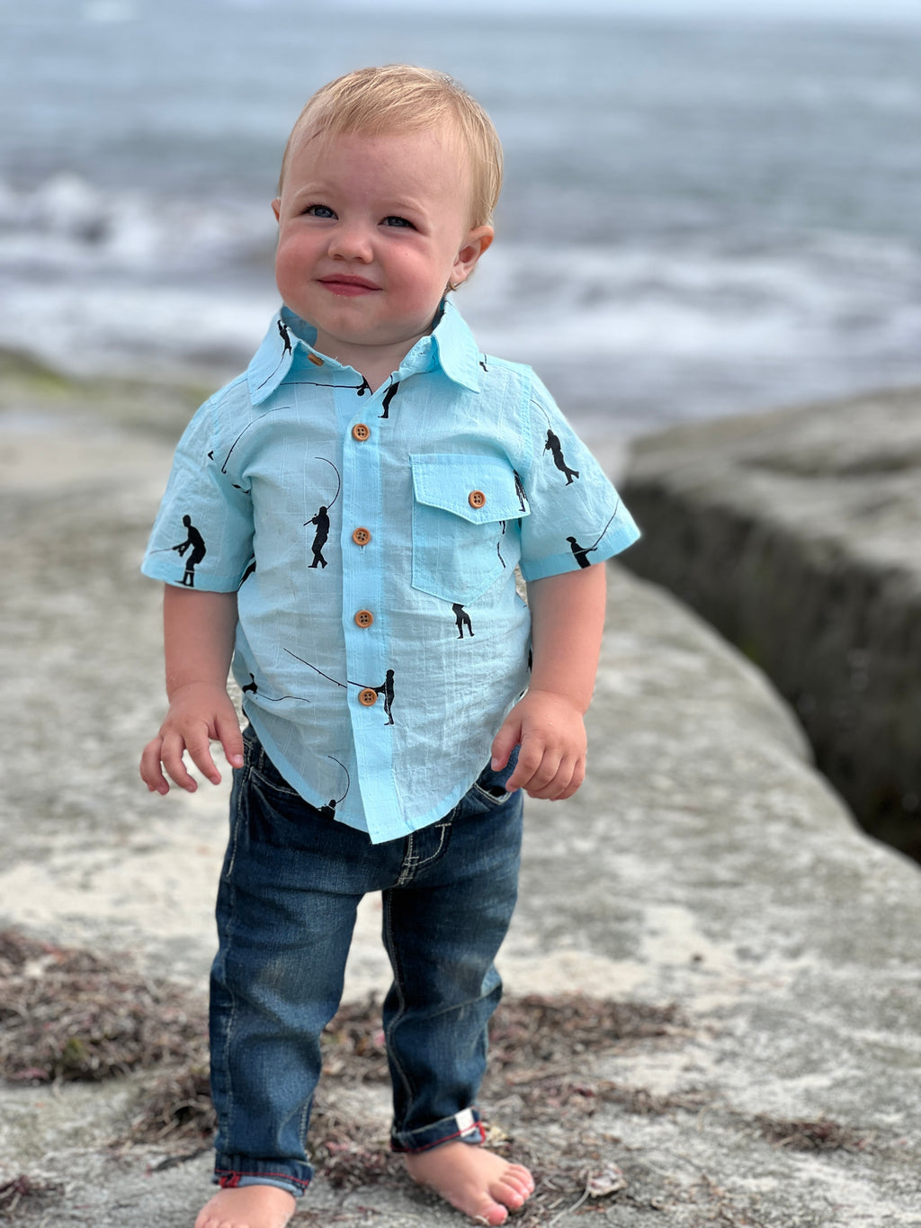 Blue w/charcoal fisherman print short sleeved shirt